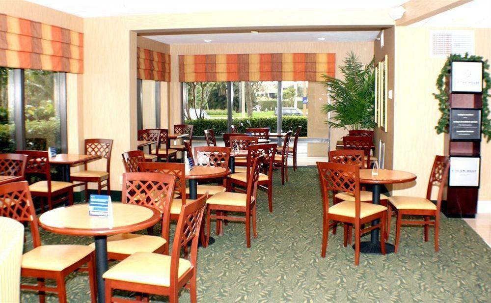 Hampton Inn Naples-Central Exterior photo