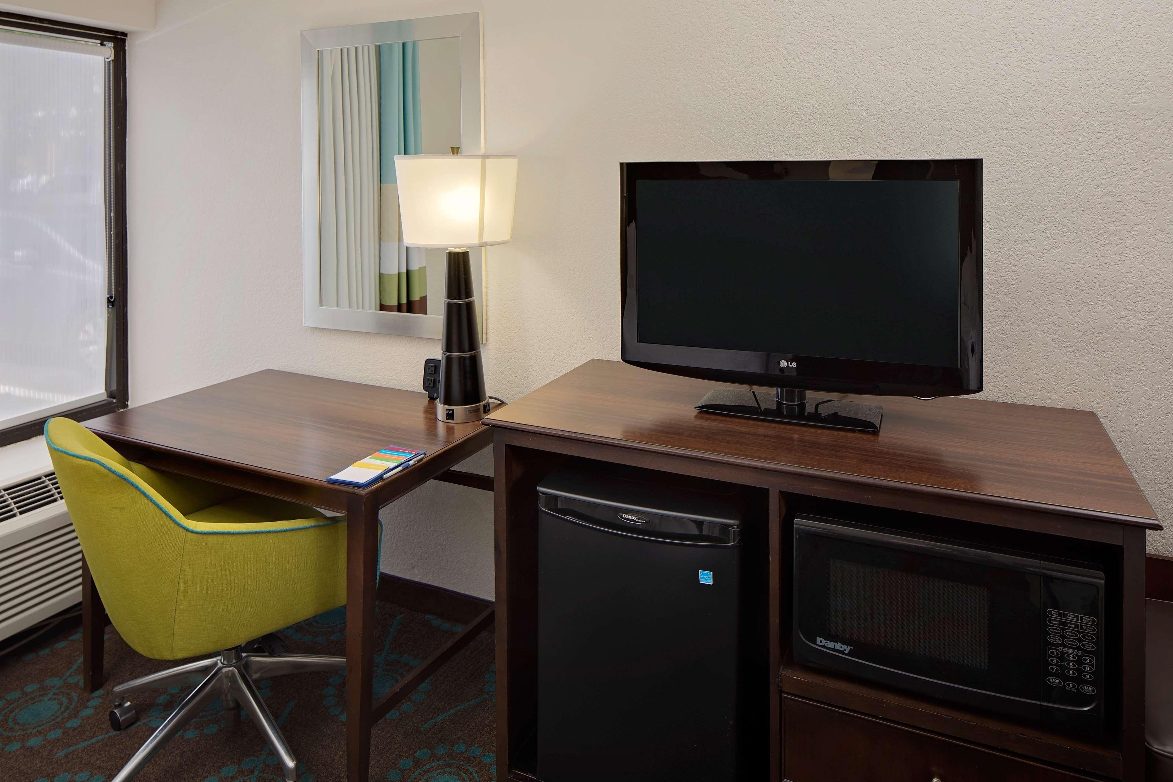 Hampton Inn Naples-Central Exterior photo